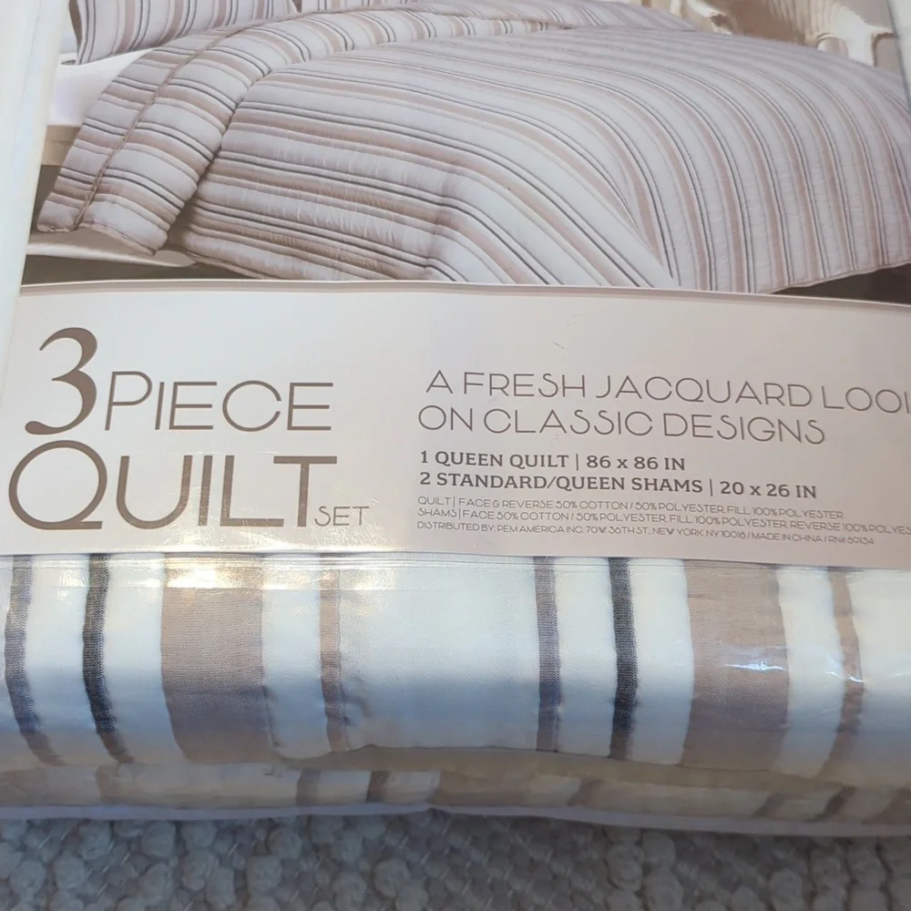 Queen-size, 3-piece quilt  